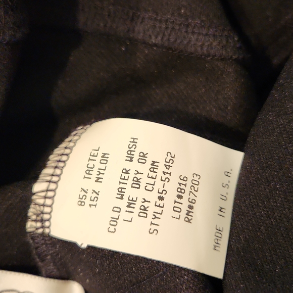 LEGGINGS NEVER WORN - Picture 2 of 3